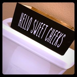NWT Hello Sweet Cheeks Toilet Paper Holder